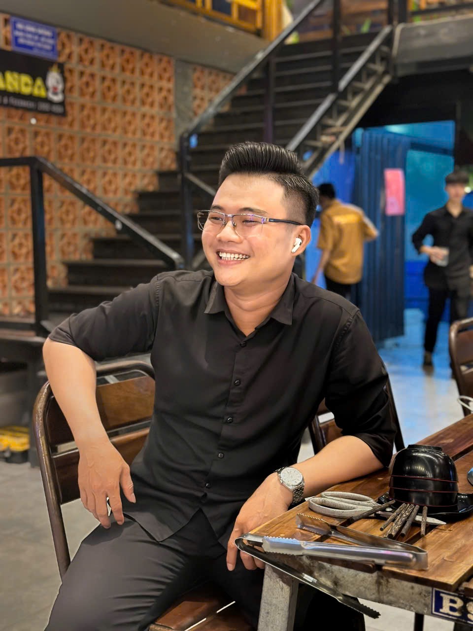 Nhân viên phục vụ image 1